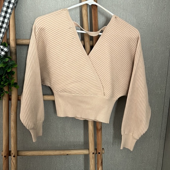 Mad for Love cropped sweater with back detail. Size S - Picture 2 of 5